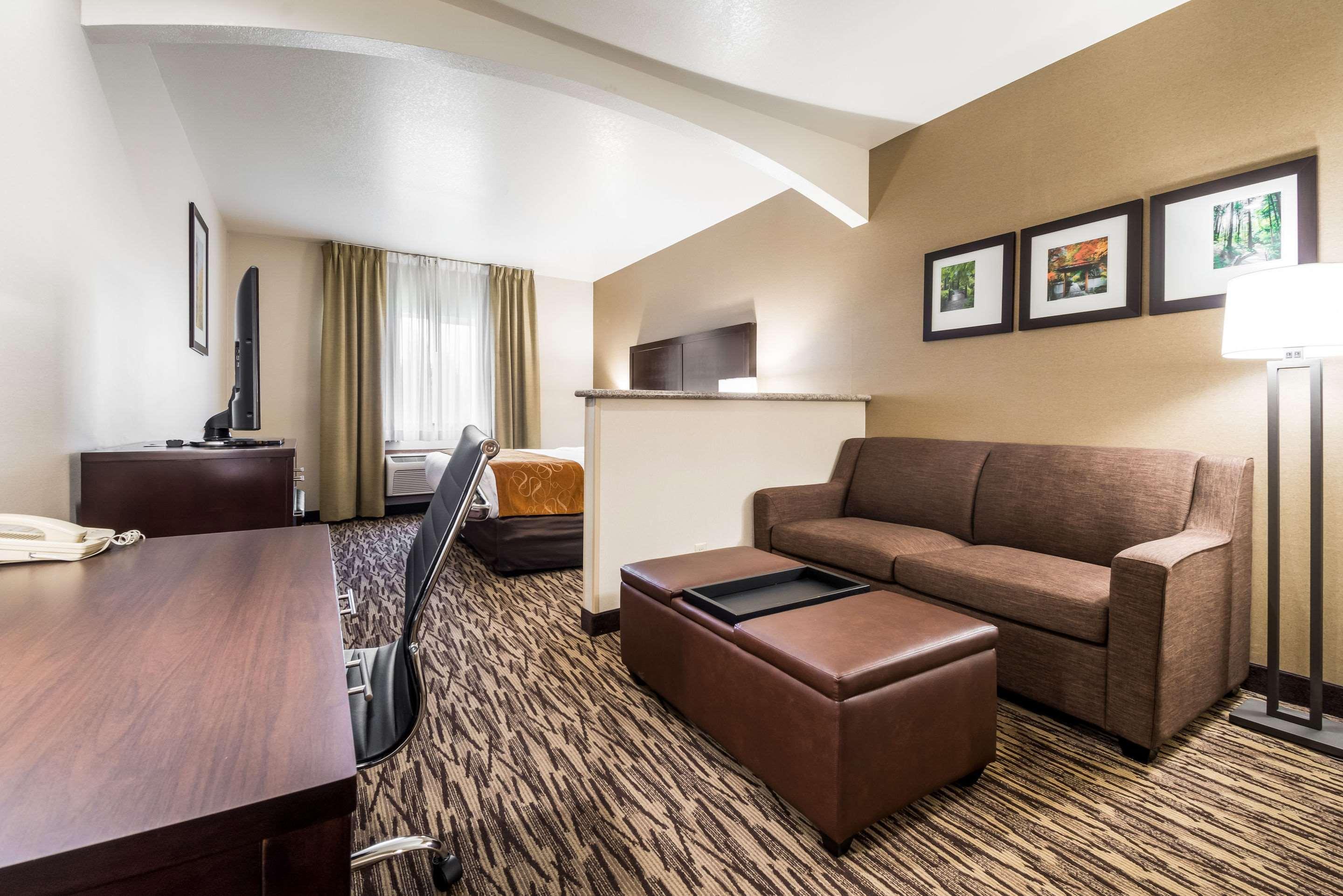 Comfort Suites Portland Airport Экстерьер фото
