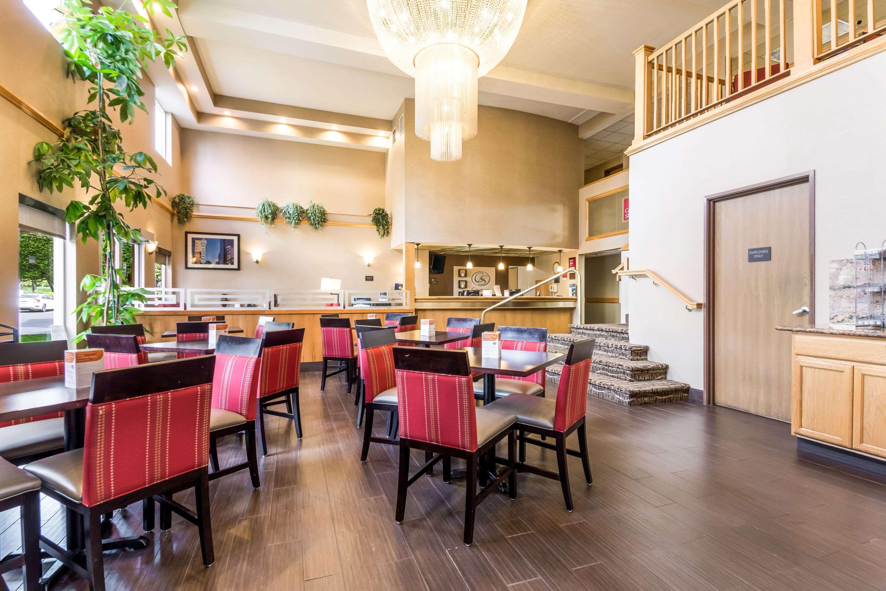 Comfort Suites Portland Airport Экстерьер фото