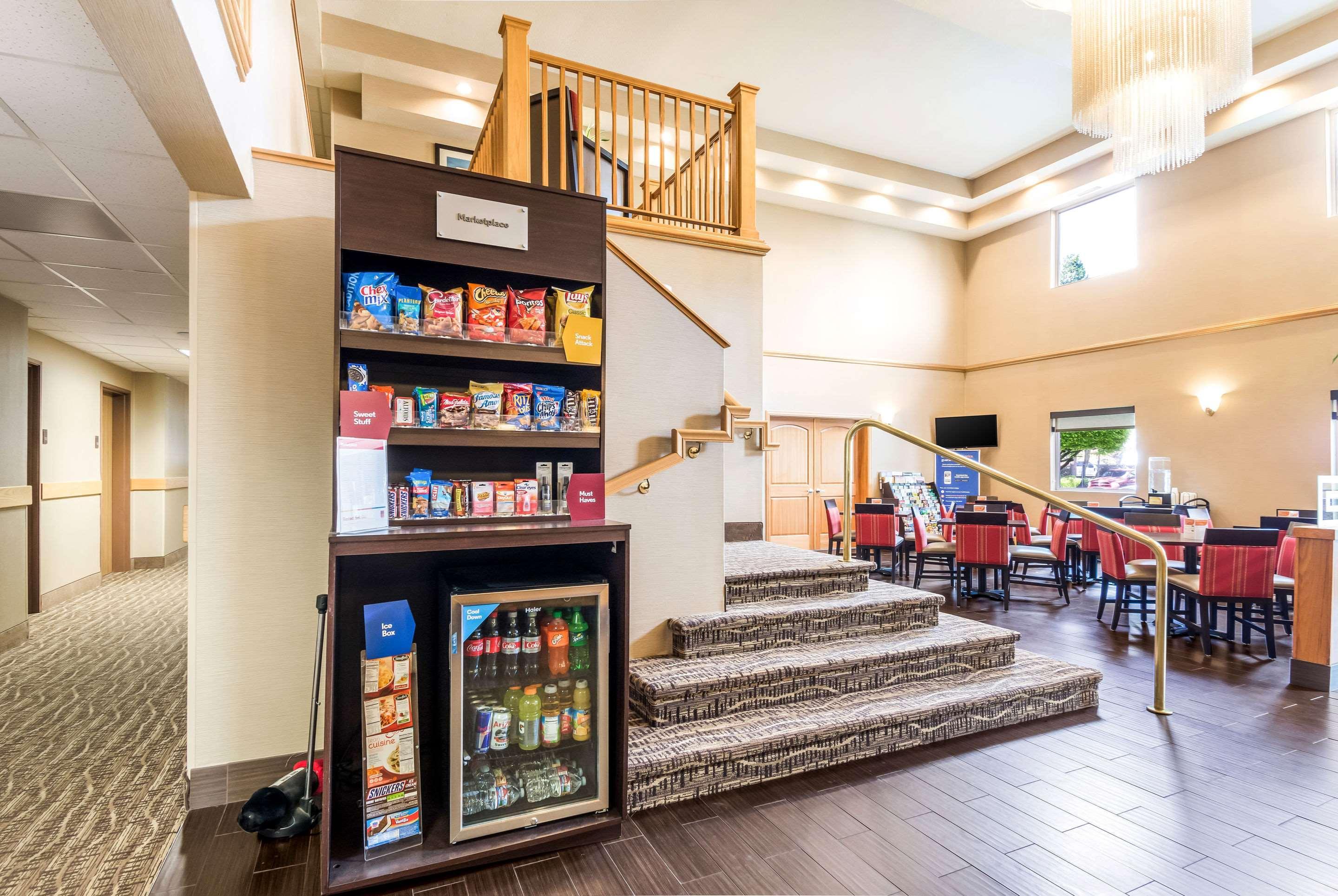 Comfort Suites Portland Airport Экстерьер фото