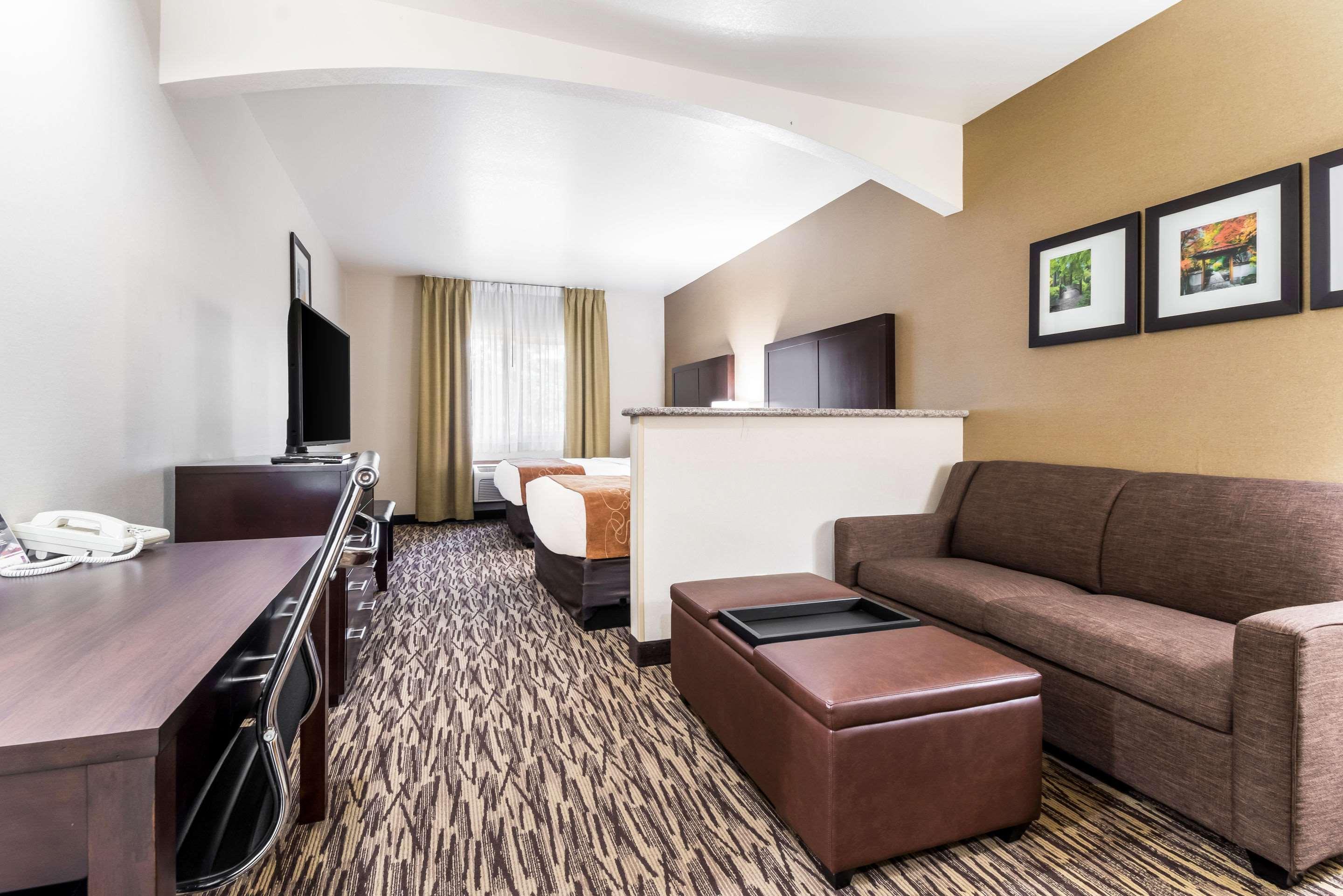 Comfort Suites Portland Airport Экстерьер фото