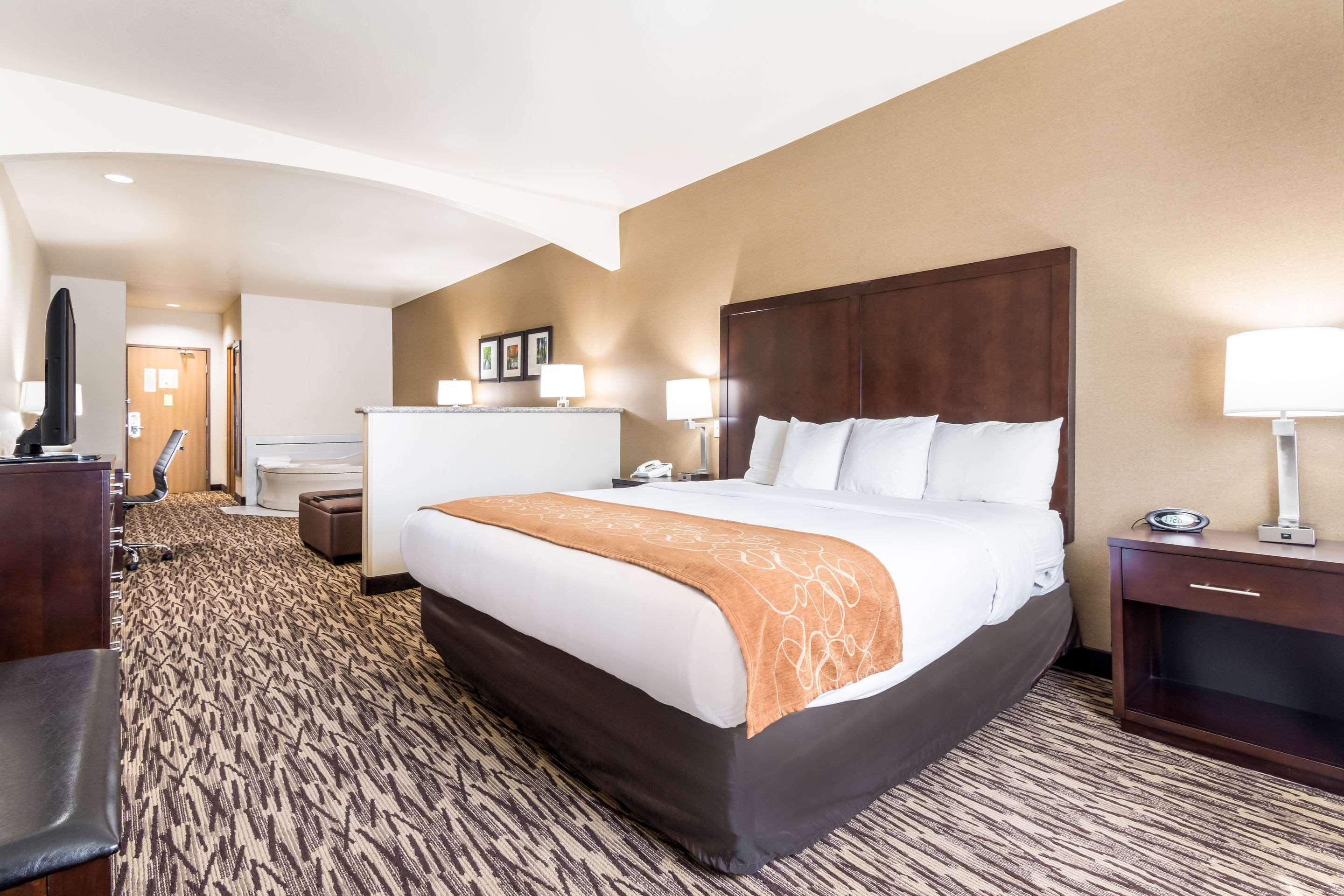 Comfort Suites Portland Airport Экстерьер фото