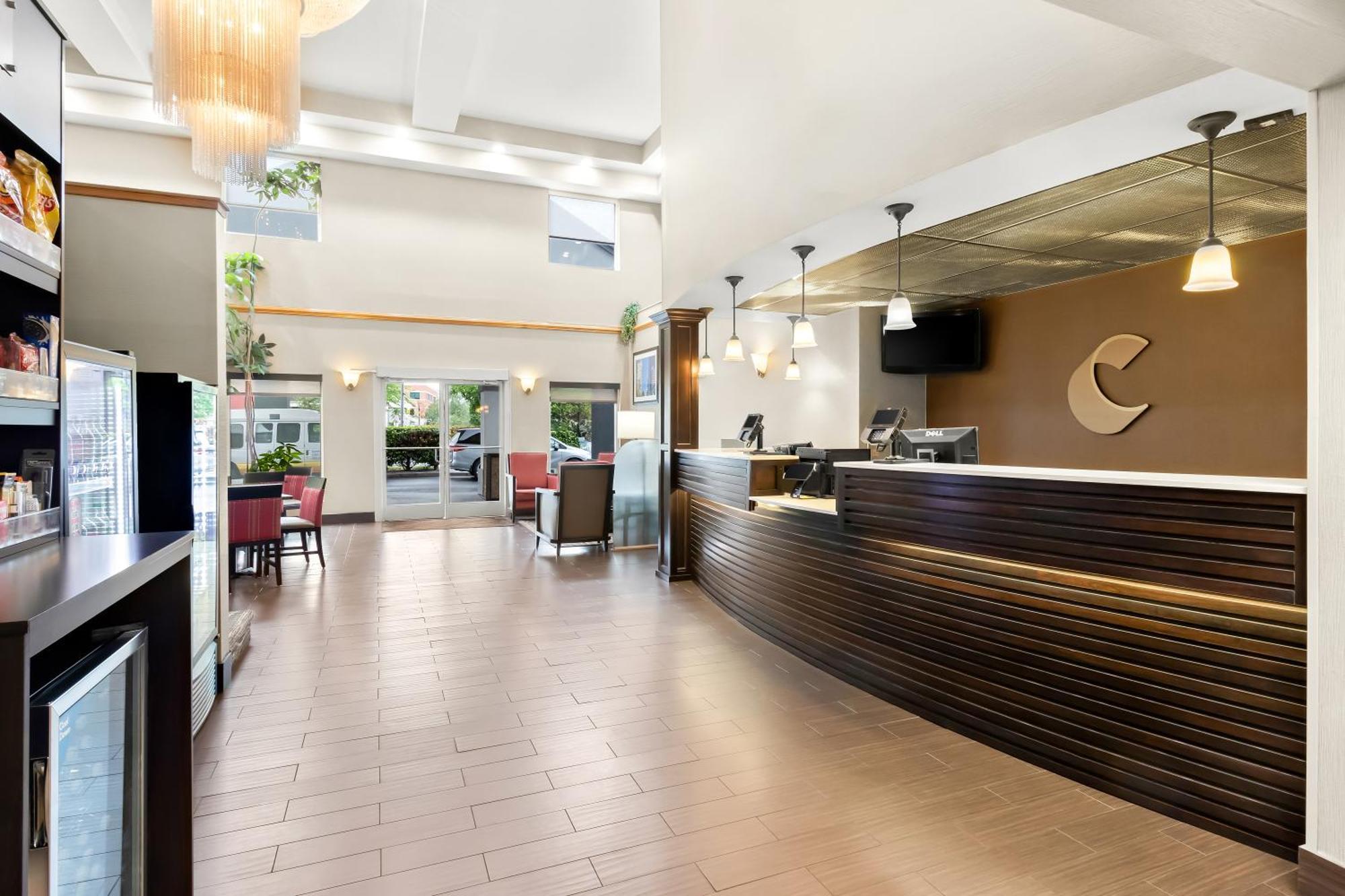 Comfort Suites Portland Airport Экстерьер фото