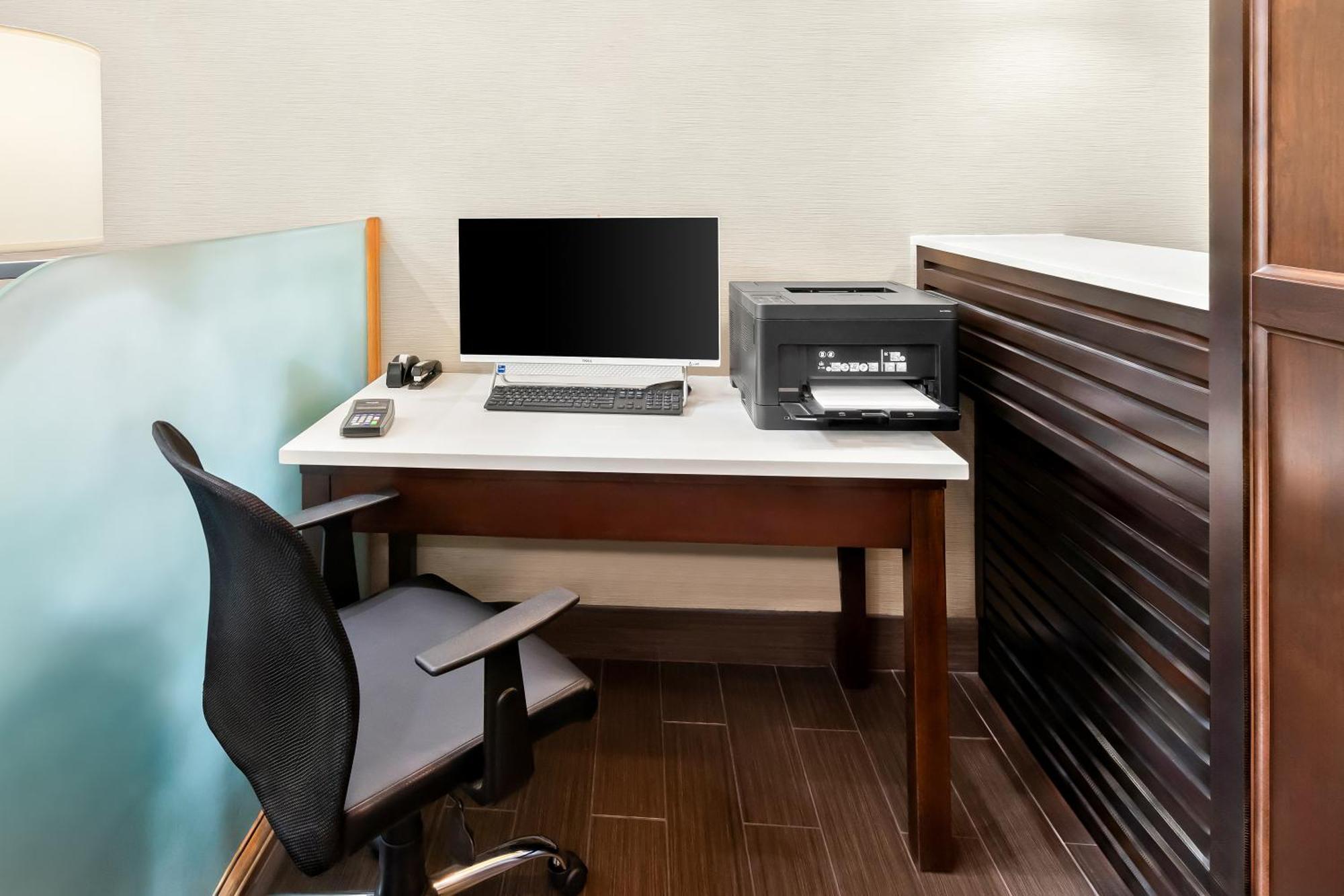 Comfort Suites Portland Airport Экстерьер фото