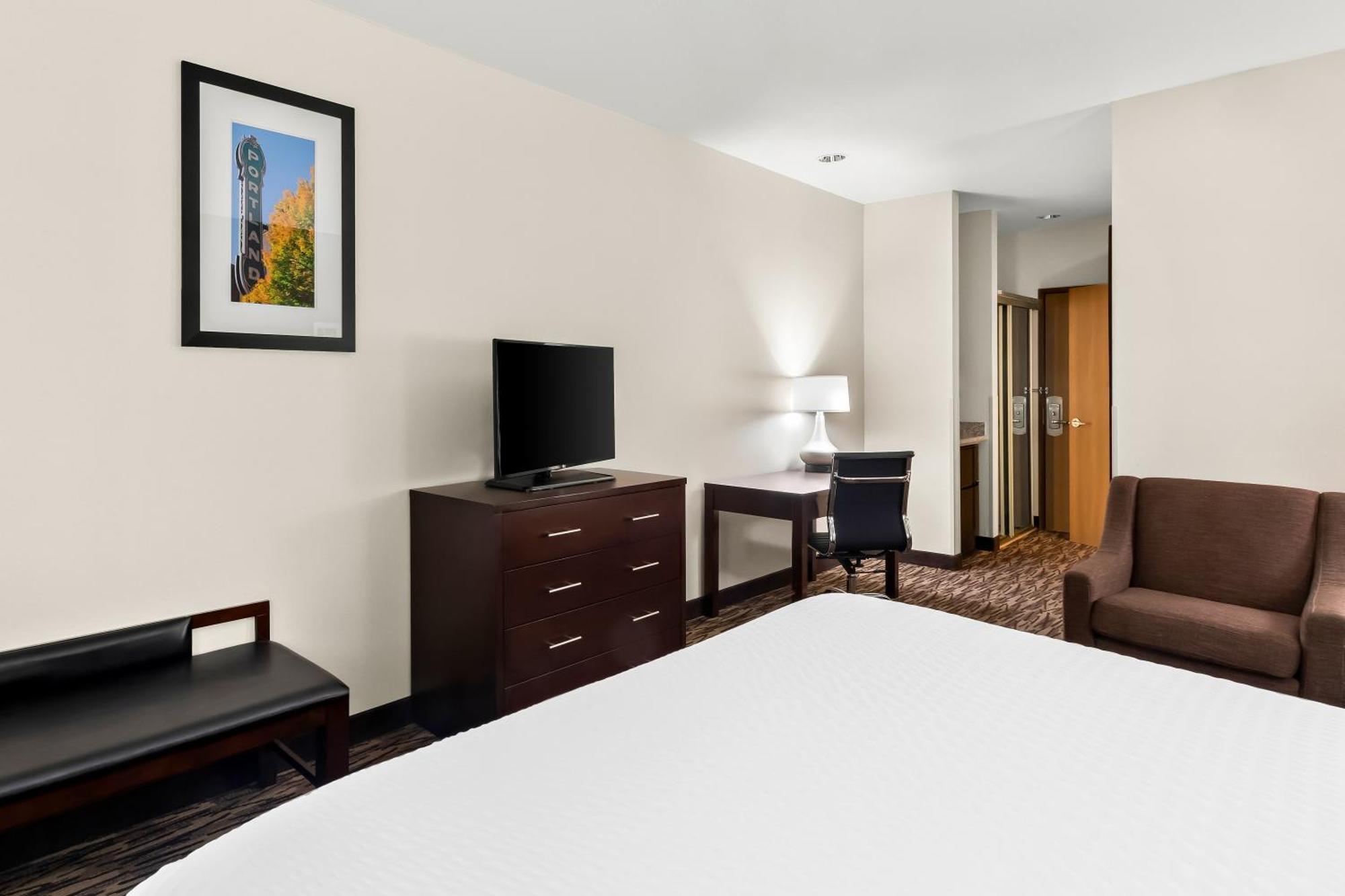 Comfort Suites Portland Airport Экстерьер фото