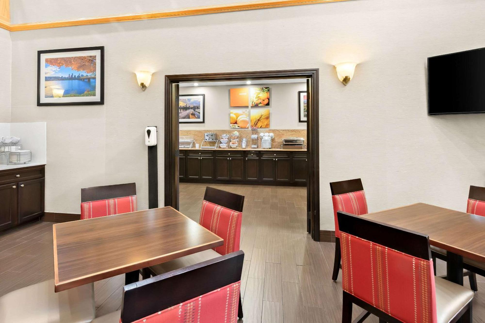 Comfort Suites Portland Airport Экстерьер фото