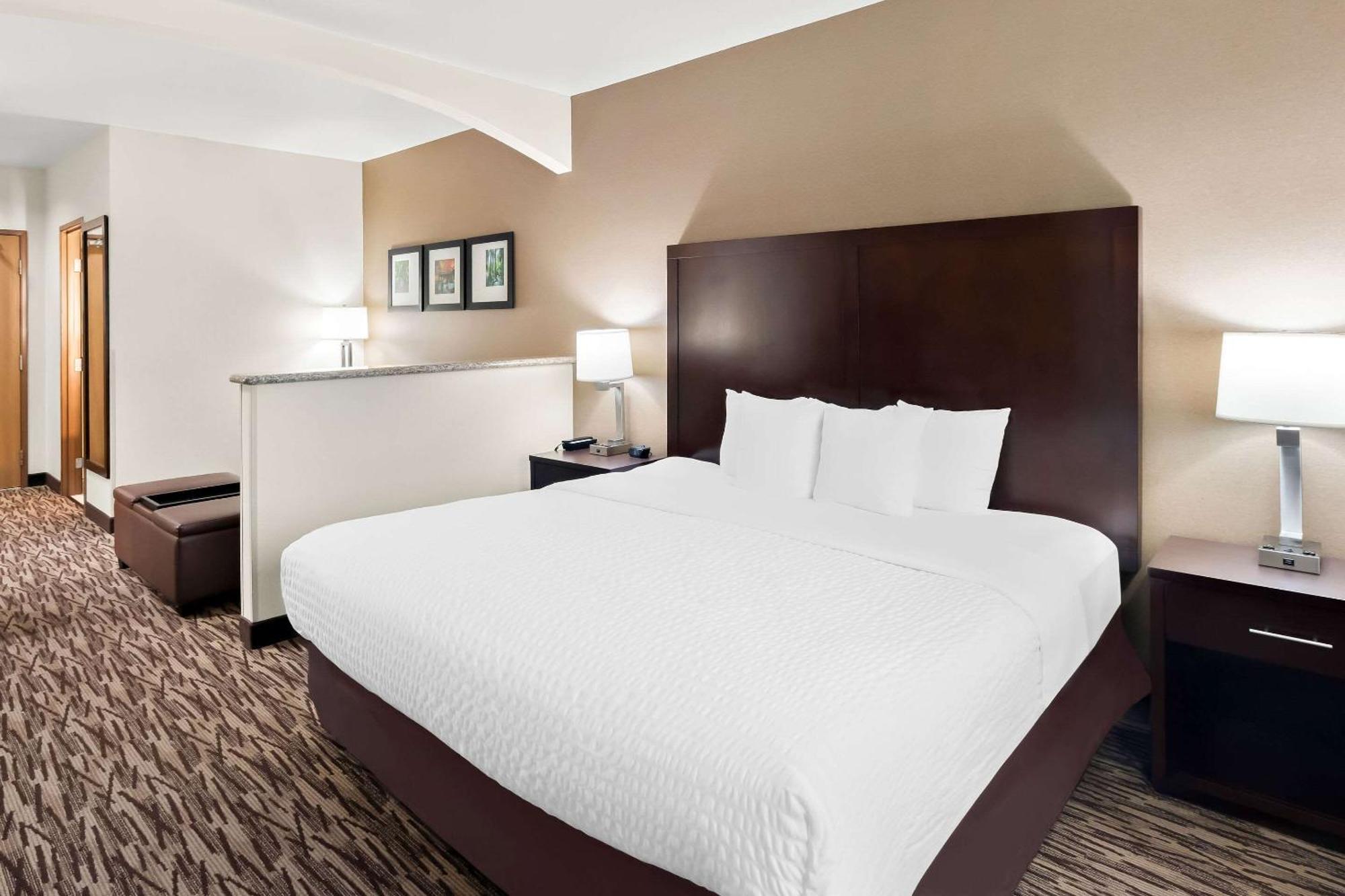 Comfort Suites Portland Airport Экстерьер фото