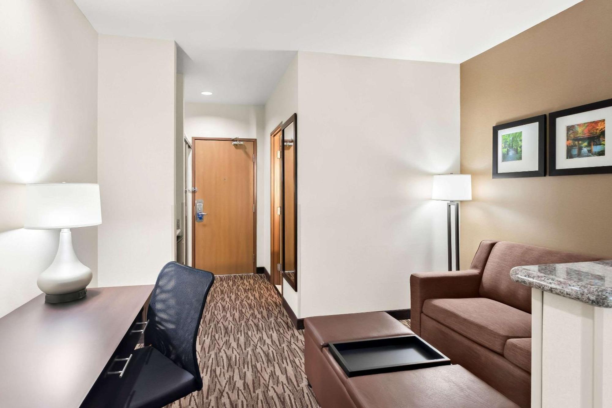Comfort Suites Portland Airport Экстерьер фото