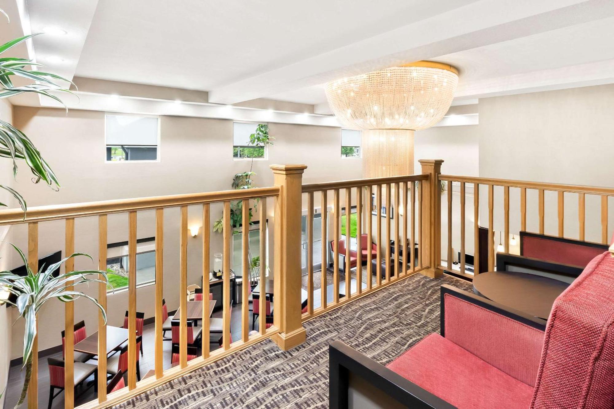 Comfort Suites Portland Airport Экстерьер фото